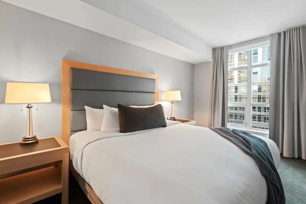 Detale, które budują prestiż. Jak personalizacja tekstyliów zmienia odbiór hotelu? - 3